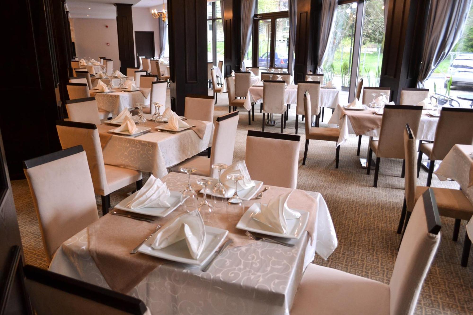 Hotel Hart Predeal Bagian luar foto