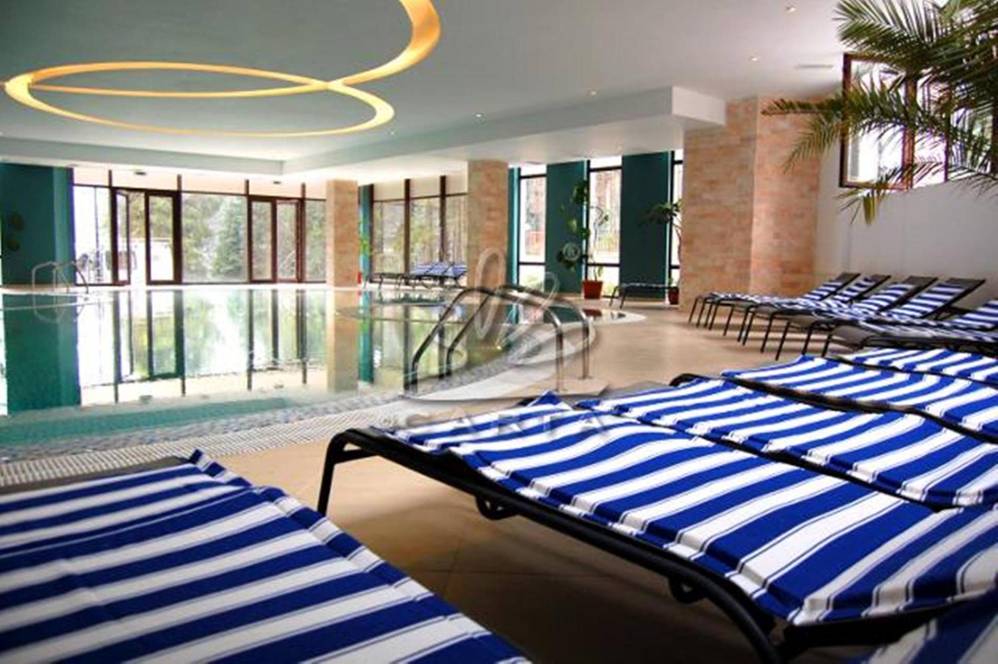 Hotel Hart Predeal Bagian luar foto