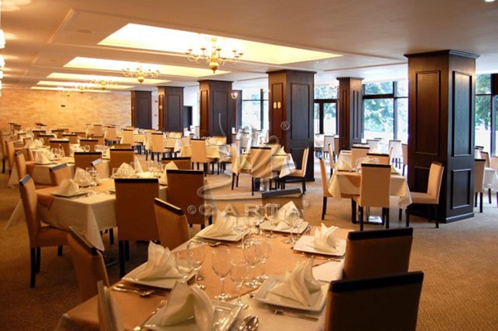 Hotel Hart Predeal Bagian luar foto