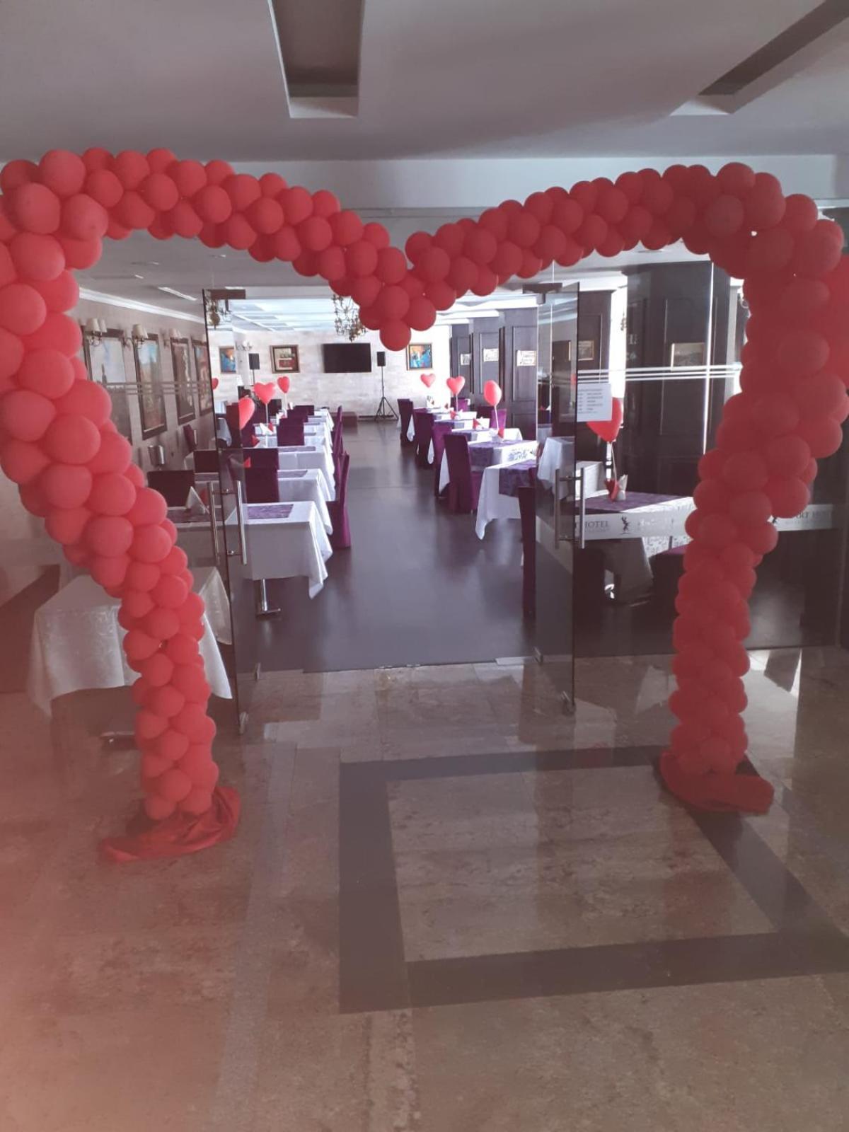 Hotel Hart Predeal Bagian luar foto